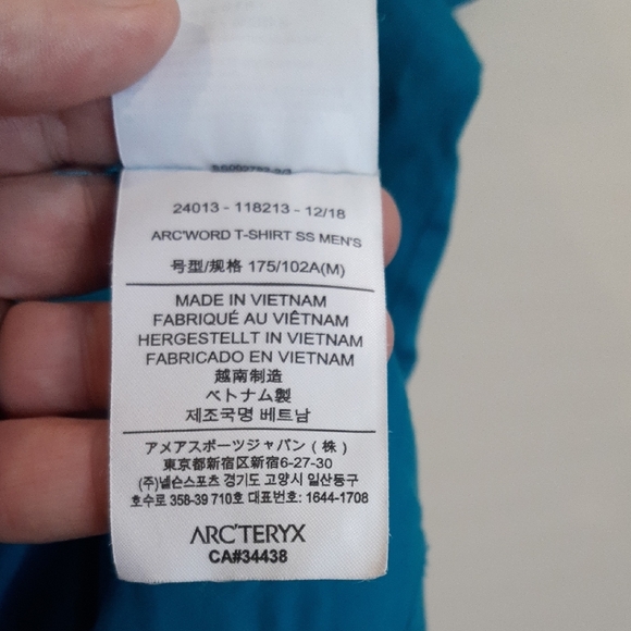 Arc'teryx Men's Blue Short Sleeve Shirt - Picture 5 of 8